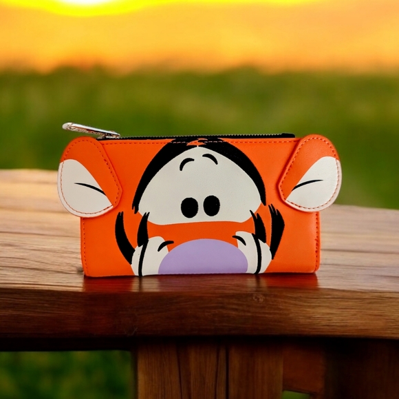 NWOT Loungefly Tigger Winnie the pooh mini backpack, Wallet, & DOORABLES CHARM! - Picture 11 of 17